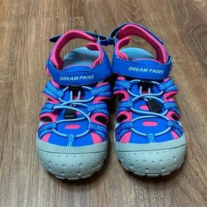 New and Never worn girls size 4 waterproof sandals